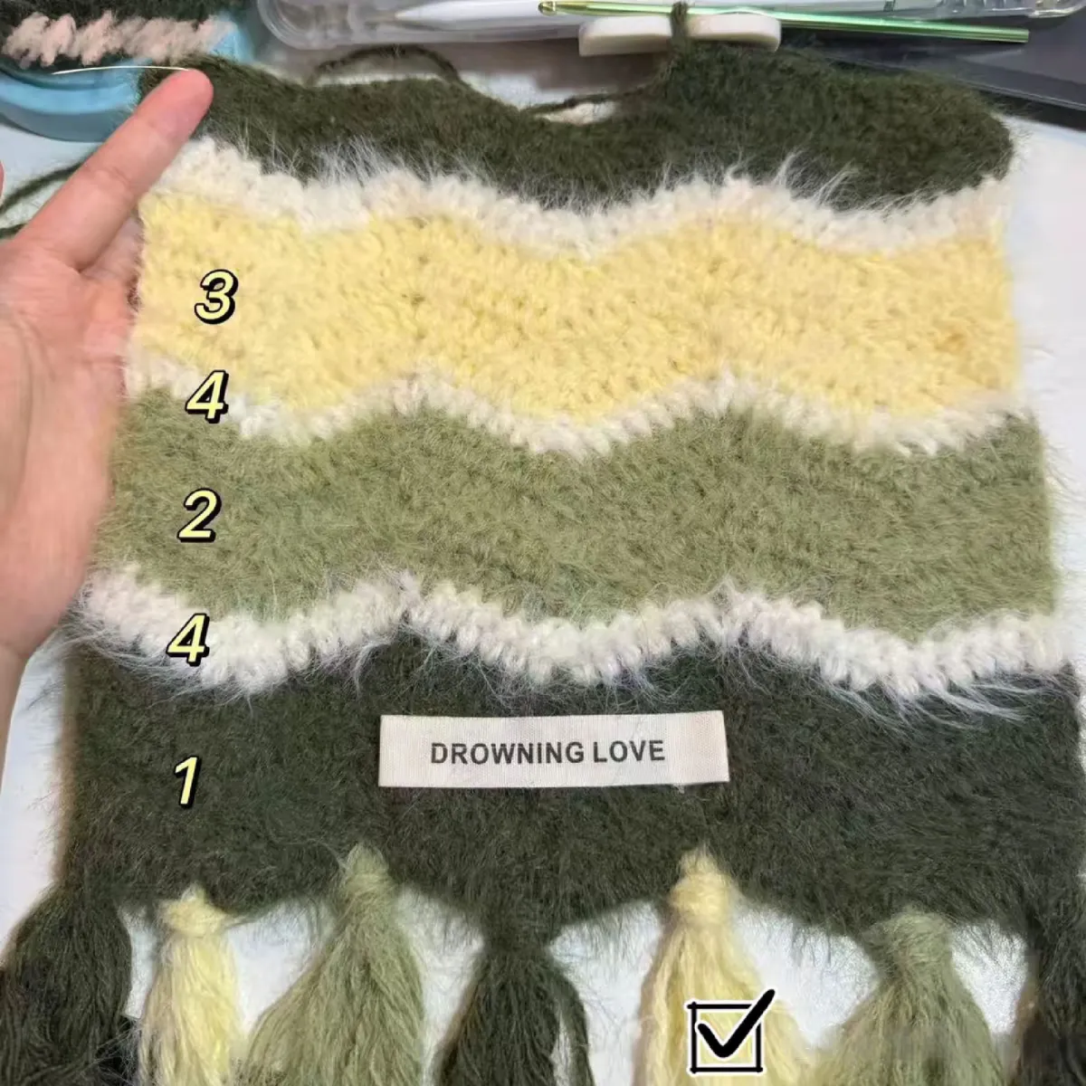 Four-Color Gradient Crochet Scarf DIY Kit | All Tools Included, 6 Colors Available, With Video Tutorial product detail 4